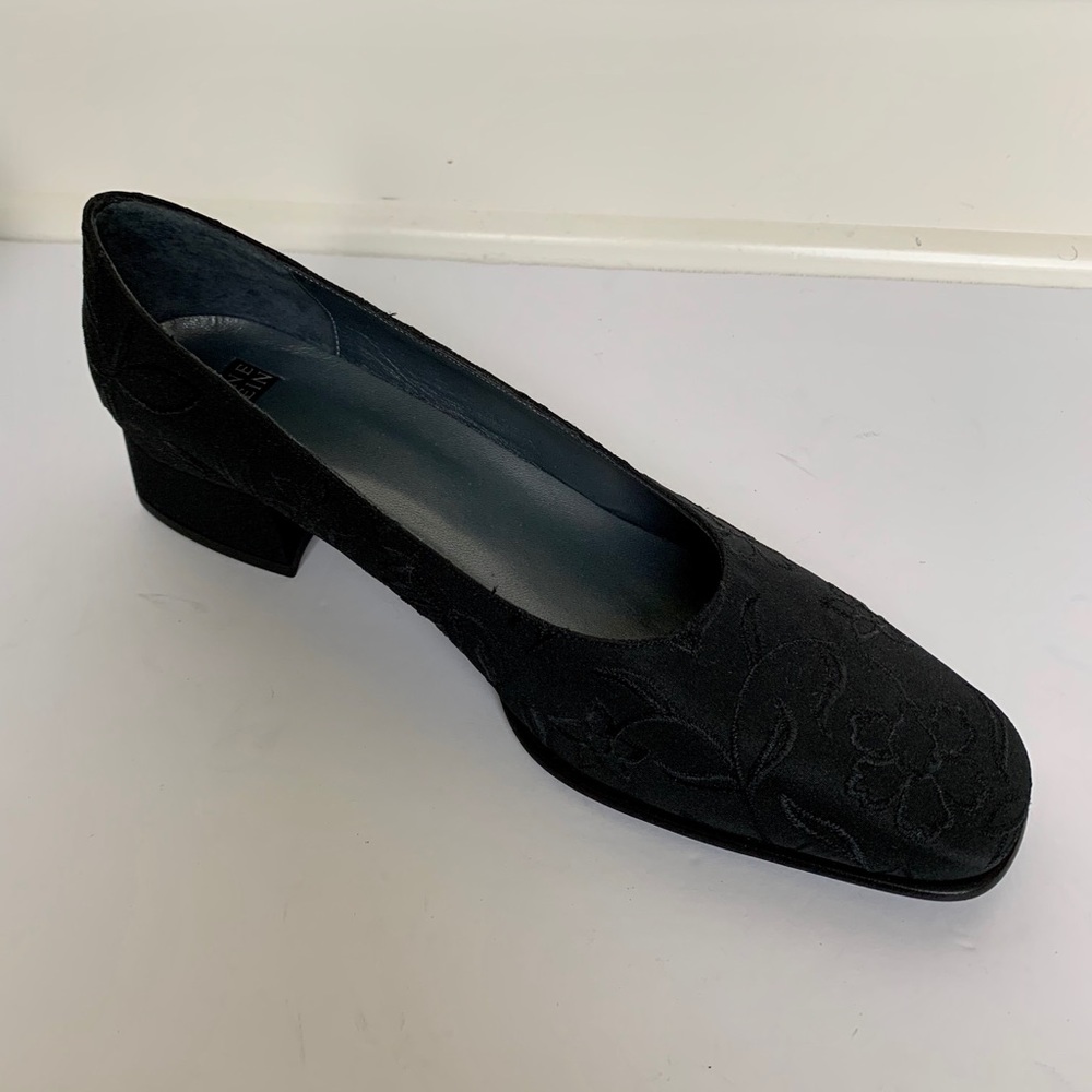 Vintage ANNE KLEIN Black Fabric Flower Embroidery